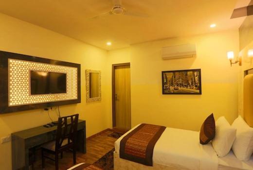 Hotel Plazzo New Delhi Exteriör bild