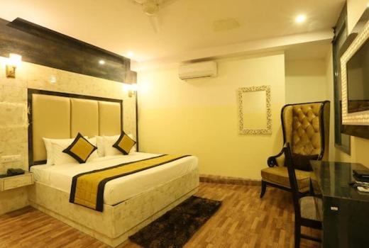 Hotel Plazzo New Delhi Exteriör bild